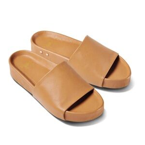 Beek Pelican Leather Slides. Size 7. Brown